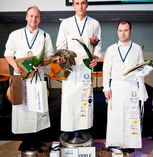 390128_191125060966352_1716578316_n